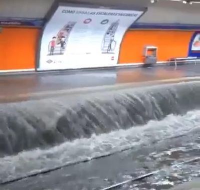 Estas son las imágenes que dejaron las fuertes lluvias en el Metro de Madrid