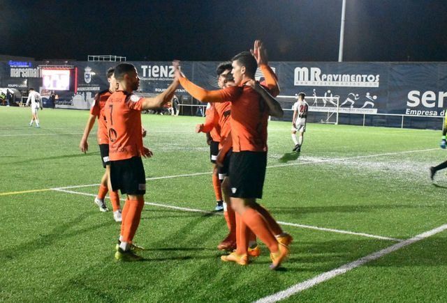 CD Cazalegas-Ebora Formación: Victoria por goleada para cerrar el año