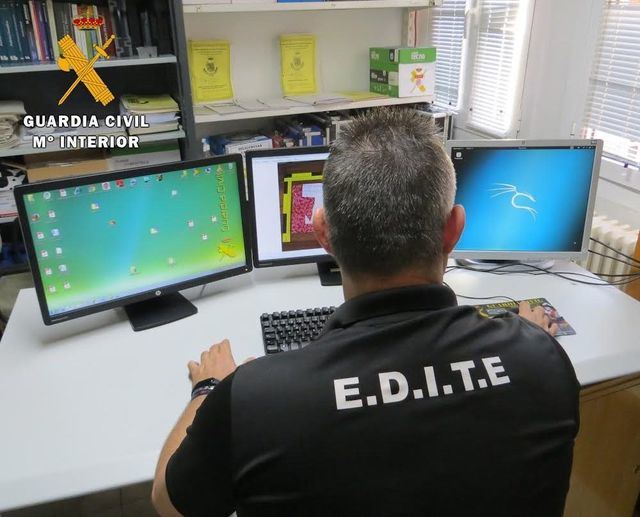 Detienen a un hombre por distribuir pornografía infantil en redes sociales