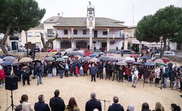 Escalona grita 'basta ya' y llora el asesinato de Elena, que iba a dar a luz en unos días