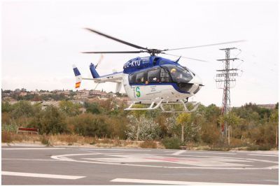 Herido muy grave el conductor de un coche tras chocar con un camión