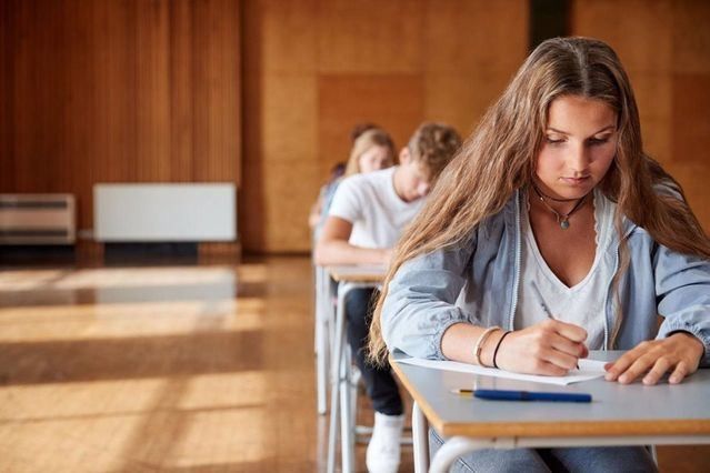 La tasa de abandono escolar disminuye en CLM