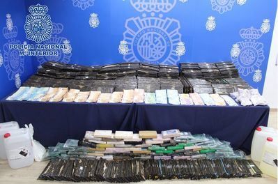 Incautan más de media tonelada de cocaína camuflada en cajas de fruta