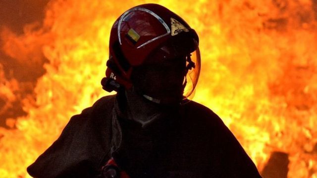 Herido al incendiarse unas cortinas por un radiador