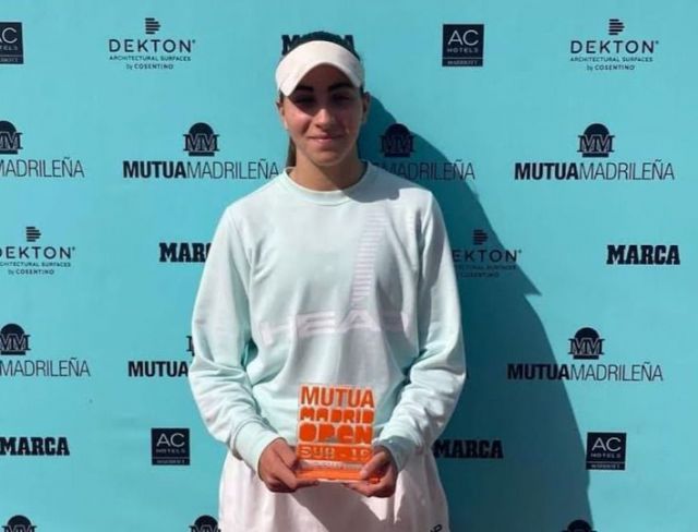 Sofía Fernández, del Club Los Alcores de Talavera, subcampeona del Mutua Open Murcia