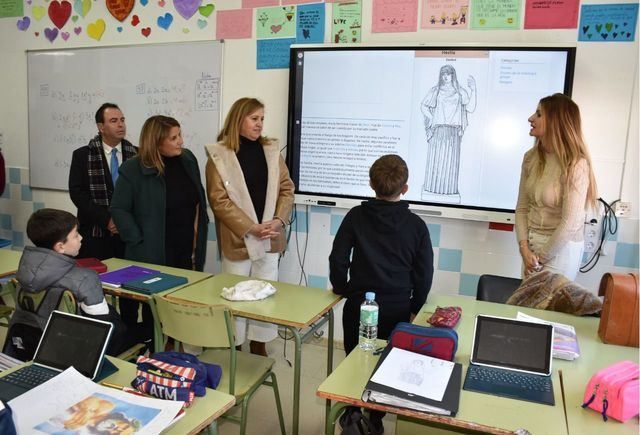 Talavera contará el próximo curso con 470 aulas interactivas