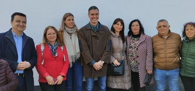 Así ha sido la visita de Pedro Sánchez a las mujeres de Azután (Toledo)