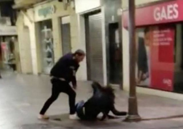 Un hombre detenido por agredir a su pareja en la calle en Talavera