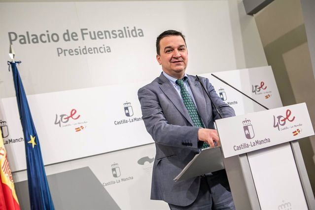 El consejero de Agricultura, Agua y Desarrollo Rural, Francisco Martínez Arroyo