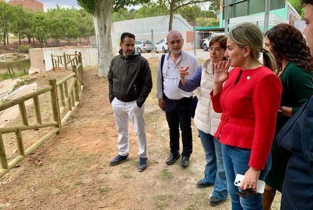 Tolón avanza la mejora del mercadillo del martes