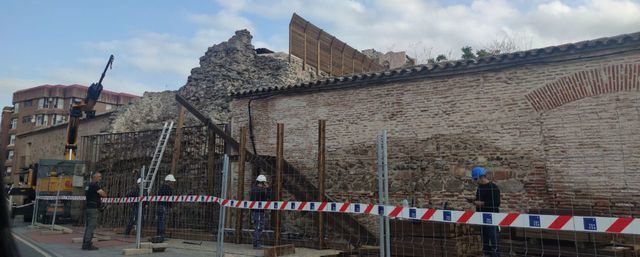 Recta final en las obras de los accesos a la muralla del Charcón para poder visitarla