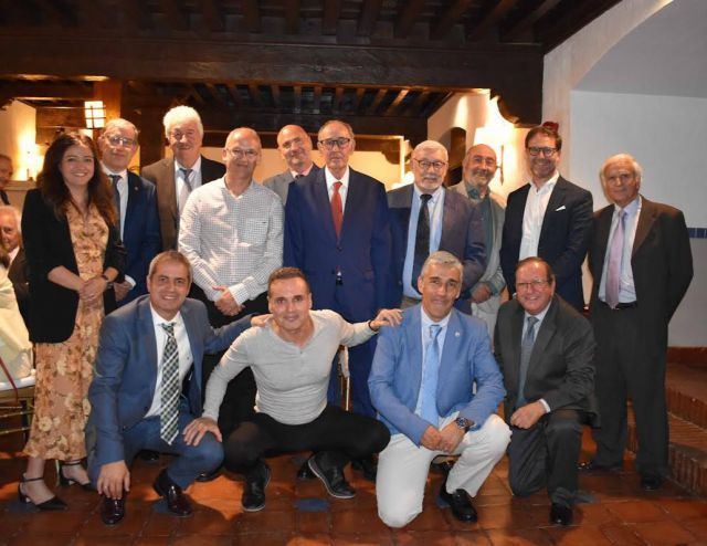 Los aparejadores de Toledo reconocen la trayectoria de sus miembros por los 25 y 50 años de profesión