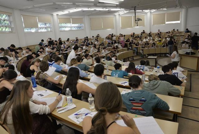 UNIVERSIDAD DE CASTILLA-LA MANCHA
