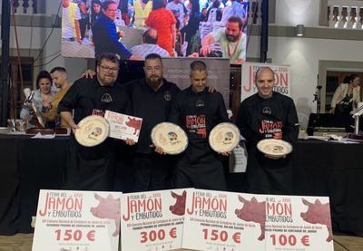 El talaverano Iv&#225;n G&#243;mez, segundo en el Concurso Nacional de Cortadores de Jam&#243;n de Ser&#243;n