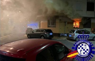 Un incendio en una vivienda deja cinco intoxicados, entre ellos un bebé