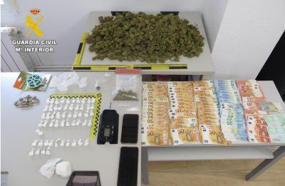 Desmantelan un punto de venta de drogas: cocaína y marihuana