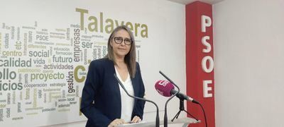 Montse Muro: “Nadie nos garantiza que inversiones como la electrificación de la vía se lleven a cabo si el PSOE no gobierna”