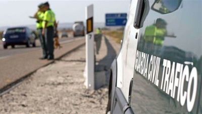 Abierta al tráfico la autovía tras el vuelco de un camión