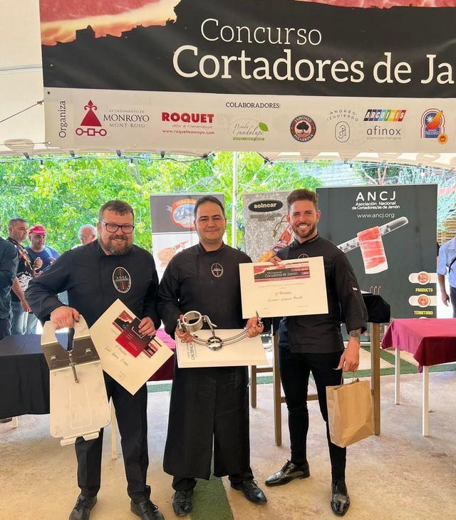 Primer, segundo y tercer puestos en el VII Concurso Cortadores de Jamón Monroyo 2023.