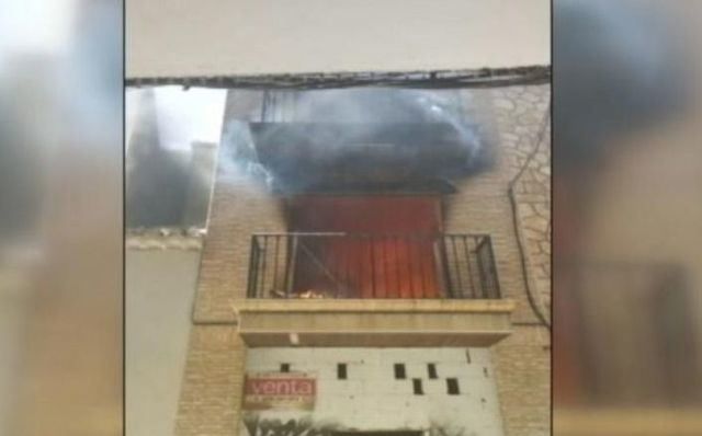 Desalojado un edificio en Quintanar de la Orden tras un incendio que ya ha sido extinguido / Foto: CMM