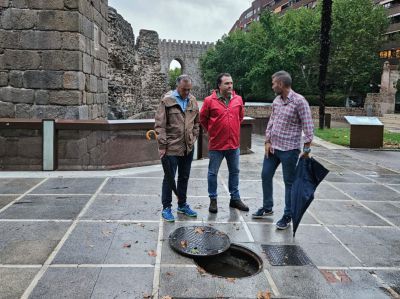 Vídeo: Recuerdan cuando Vox Talavera pedía "soluciones" por las inundaciones... y ahora posa en fotos con el alcalde