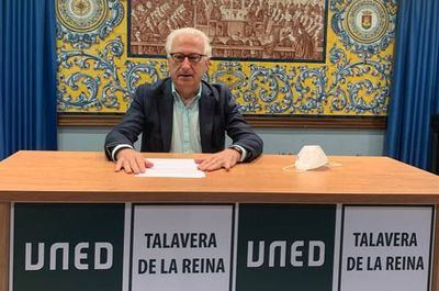 Enrique Martínez de la Casa deja la dirección de la UNED Talavera