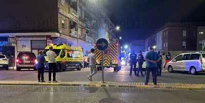 Gran columna de humo: Se incendia un centro de lavado de coches en Talavera