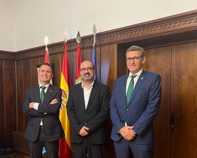 Eurocaja Rural transmite al alcalde de Ponferrada su implicación y compromiso con el territorio