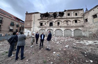 La lluvia y el viento derrumban la cubierta de la Casa de los Canónigos