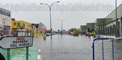 Adelantan la salida de los centros educativos (con polémica) por las fuertes lluvias