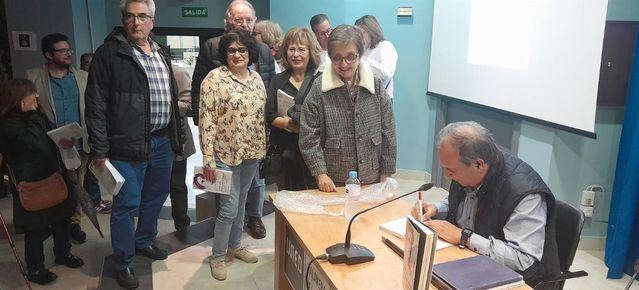 El talaverano Martín de Bernardo presenta un libro sobre la primera dirigente obrera del país