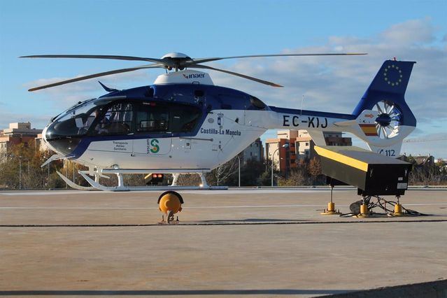 Un hombre resulta herido al colisionar una motocicleta y un turismo