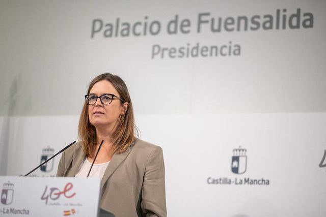  La consejera portavoz del Gobierno regional, Esther Padilla, comparece en rueda de prensa en el Palacio de Fuensalida