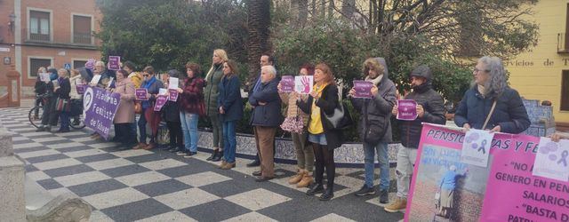 El PSOE logra que se lea el manifiesto de la FEMP durante el minuto de silencio