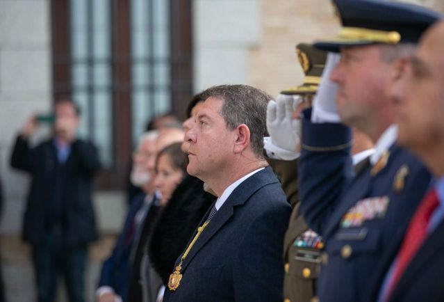 El jefe del Ejecutivo autonómico, Emiliano García-Page, preside, en las Cortes de Castilla-La Mancha