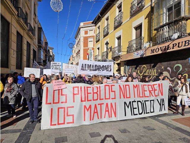 La comarca de Sigüenza pide médicos 'por derecho, no por capricho' por las calles de Guadalajara - EUROPA PRESS