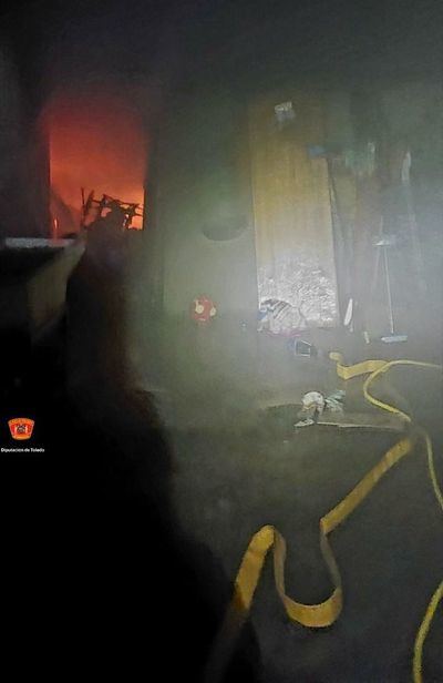 Un devastador incendio calcina una casa en Segurilla