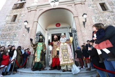 Los Reyes Magos repartirán 1.500 kilos caramelos, 3.500 roscones y más de 3.000 chocolates