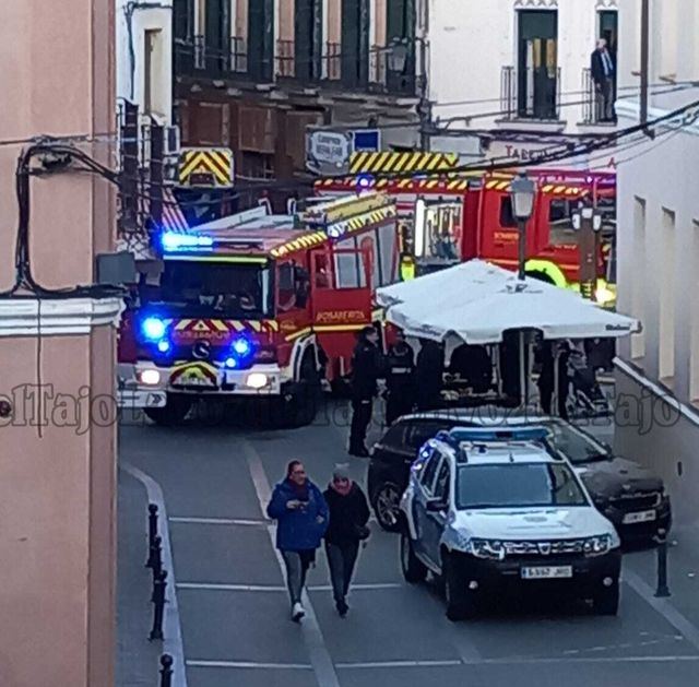 Un incendio en el Casco Antiguo de Talavera se salda con un herido