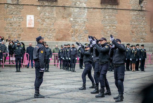 El alcalde de Toledo agradece la labor de la Policía Nacional 'para lograr una sociedad más justa y más libre'