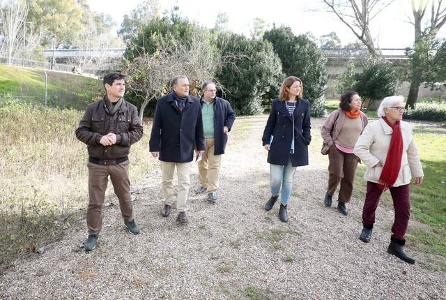 El alcalde visita el barrio de San Antonio–Puente Romano