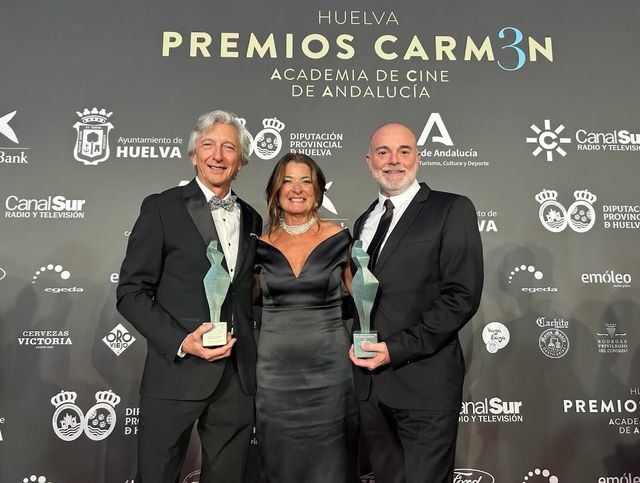 Jorge Marín, jefe de sonido, Sara Santaella, productora ejecutiva del sonido, y Arturo Menor, director de la película