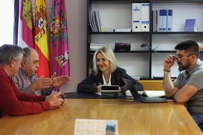 El Ayuntamiento escucha las demandas de vecinos de Azucaica y de la Bajada de San Martín