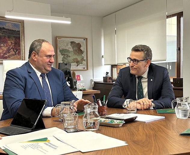 Eurocaja Rural y la Junta estrechan vías de colaboración en favor del sector agropecuario