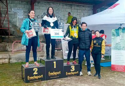 Más de 200 corredores participan en el 'I Trail Cross Cerro Negro'