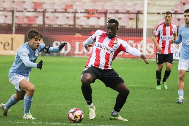 Jannick Buyla con la camiseta del Logroñés en la temporada pasada