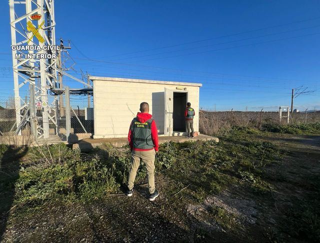 La Guardia Civil detiene a tres personas por robar 1200 metros de cableado eléctrico