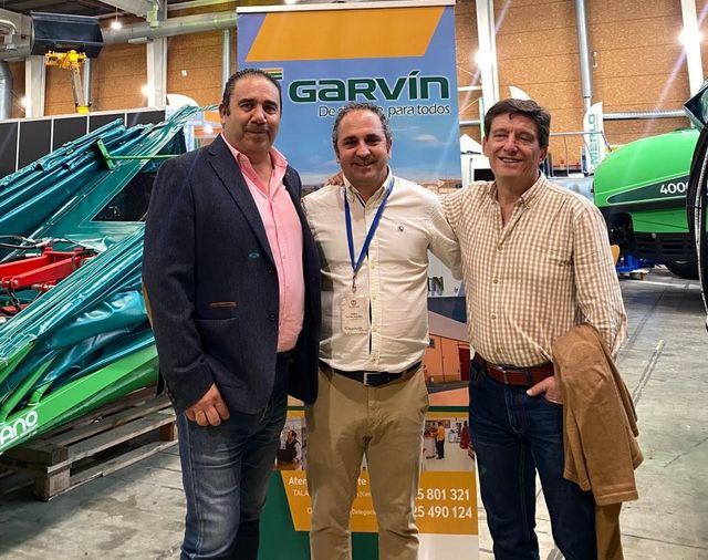 Cito Gil en el estand de Agrícolas Garvín