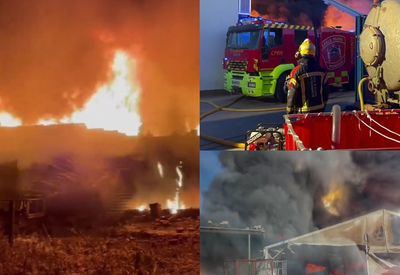 Extinguido el incendio que ha calcinado una fábrica de plásticos en Madridejos