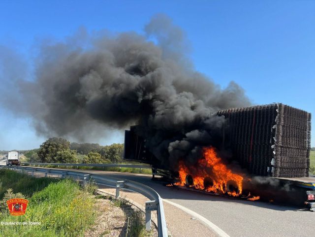 Incendio de un camión en Calera y Chozas